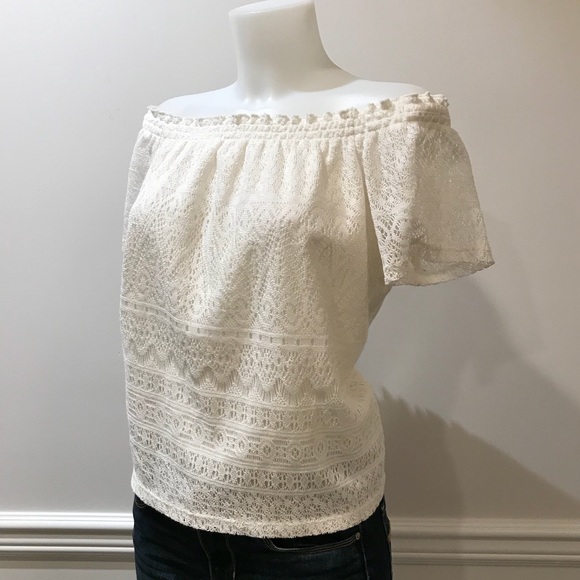 Flirty H&M lace lined off the shoulder blouse - Picture 1 of 5